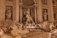 ebenfalls einen Besuch wert der historisch Trevi Brunnen in Rom