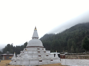 Bhutan Reisetour mit Chendebji Chorten in Trongsa