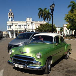 Urlaub auf der Karibikinsel Kuba - Oldtimer, Zigarren & Rum